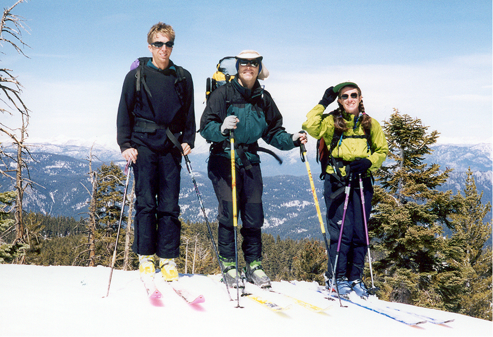3 Skiers